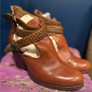 Jeffrey Campbell Tan Leather Heeled Boots